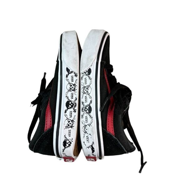 Vans Off The Wall Low Top Skull Sneakers - Picture 6 of 13